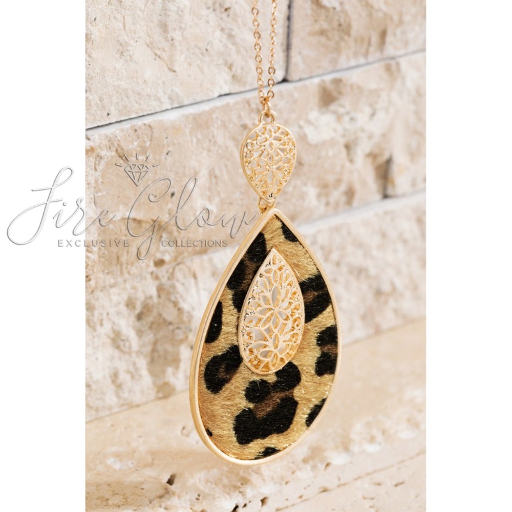 Gold Tone Teardrop Necklace Faux Fur Leopard Print - Picture 3 of 7